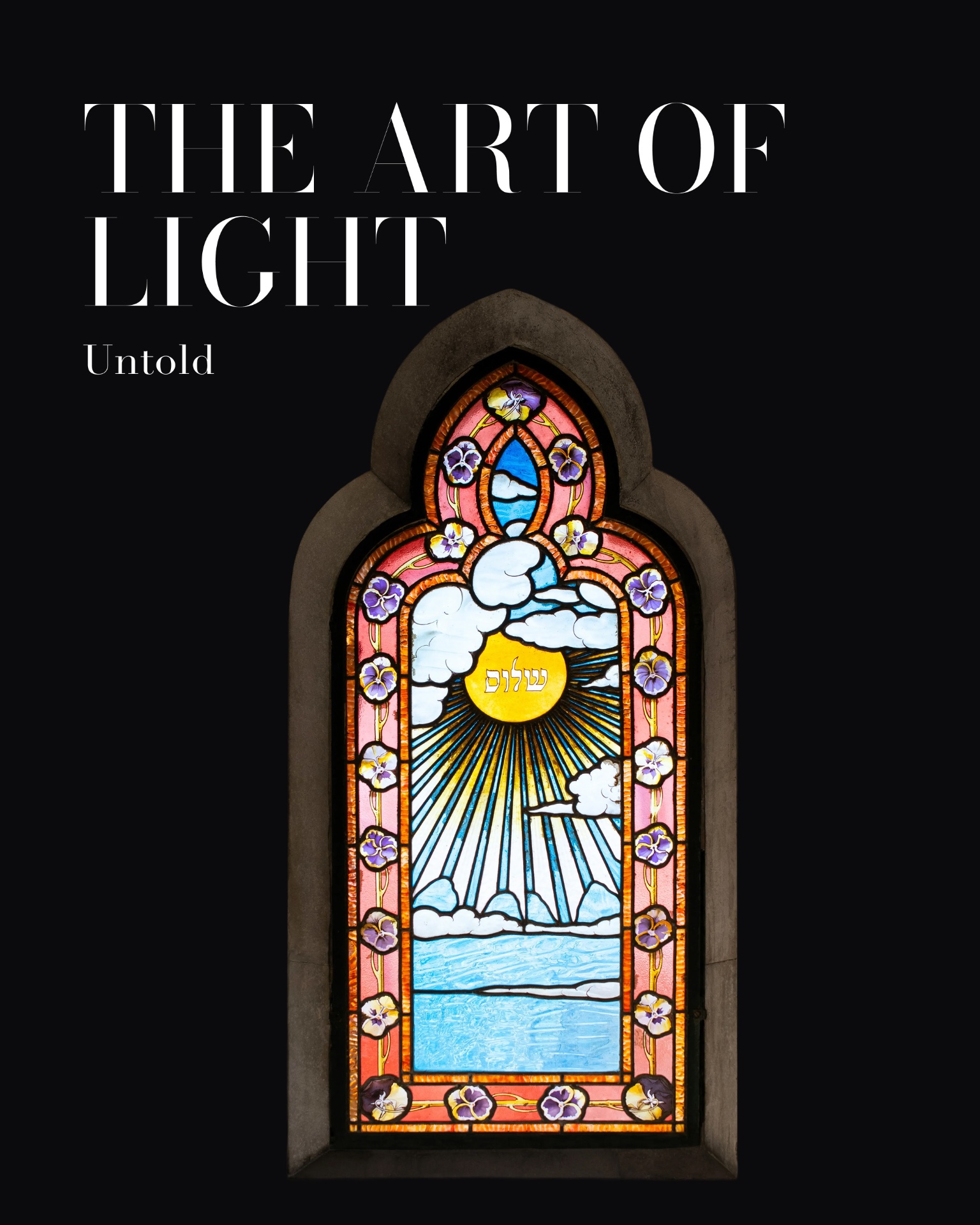 The Art of Light — Untold: vetrata artistica su fondo nero